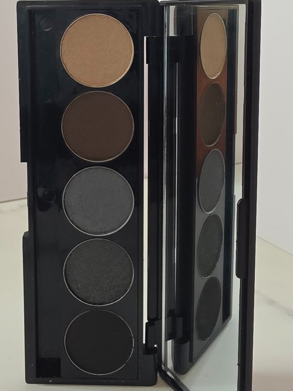 OFRA Signature Eyeshadow Palette SMOKEY EYES